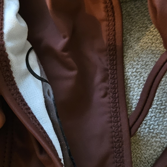 ๐NWOT Sexy Chocolate Brown Two Piece Bathing Suit Bikini-Gold Chain Accents ๐ - Picture 5 of 6